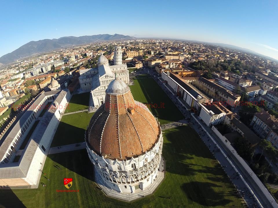 Piazza del duomo ripresa dall'alto con drone Fonte -  https://www.facebook.com/Italia-Vista-Dallalto-1510588485869166/ inviata dall'amministratore della pagina