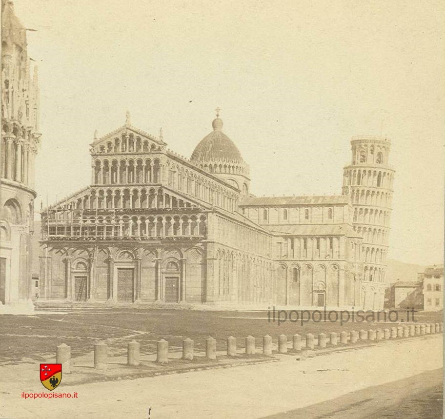 Piazza del Duomo Anno 1860/69 Fotografo -  Van Lint  Fonte - ebay aggiunta da Birindelli Marco