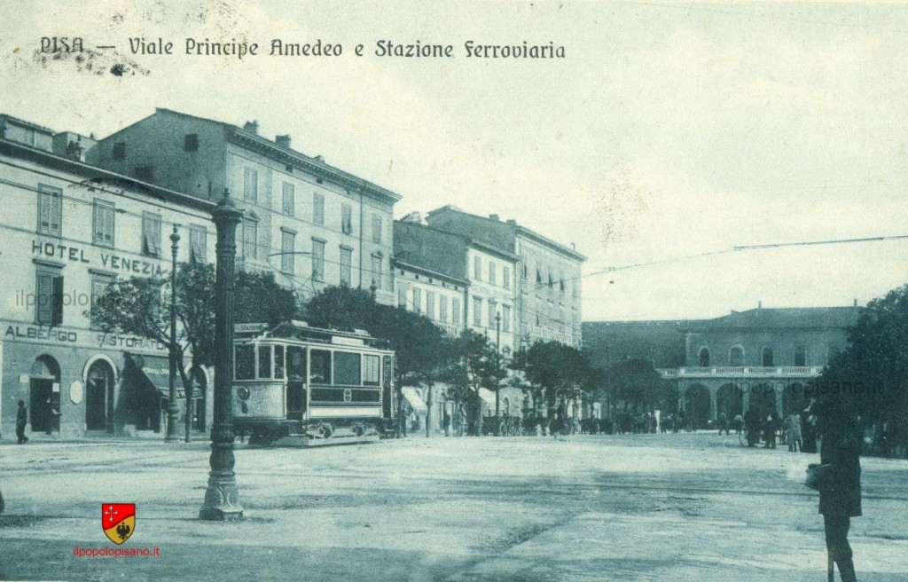 Viale Principe Amedeo (oggi viale Gramsci) e stazione Anno 1915 circa Cartolina d'epoca fonte ebay aggiunta da Birindelli Marco